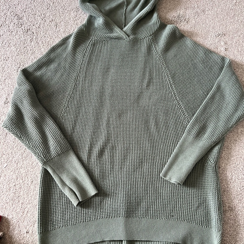 Women’s Hooded Sweater